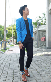 BLUE