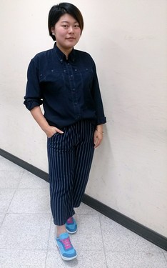 藏青女孩耍文青