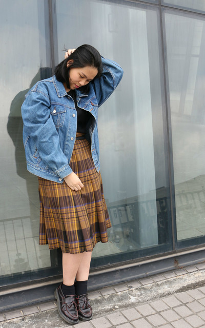 DARK YELLOW 