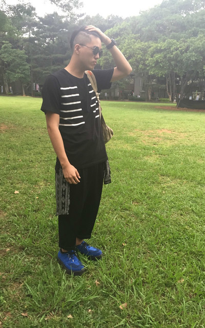 夏天也要黑白搭