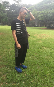 夏天也要黑白搭