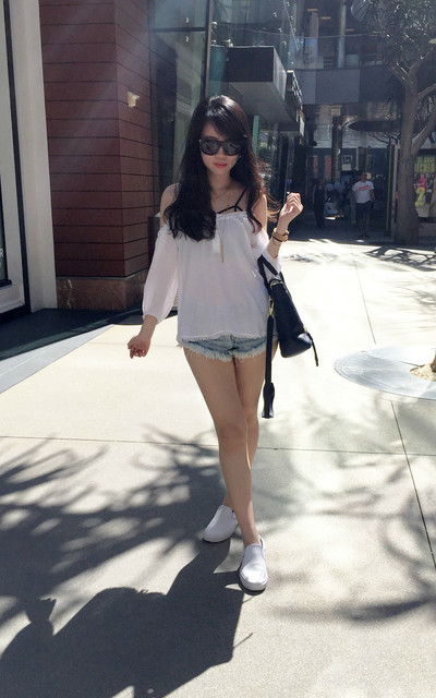 Get a off-shoulder top this summer #LAlife
