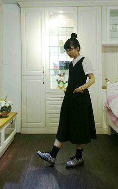 圖書館裡的文藝少女