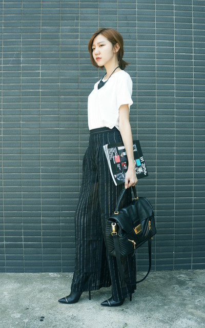 MINIMALIST OUTFIT