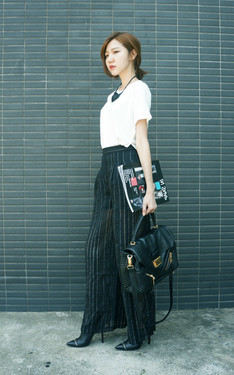 MINIMALIST OUTFIT