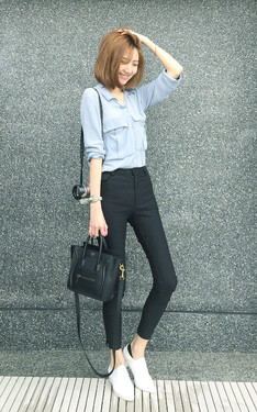 LEISURELY LOOK