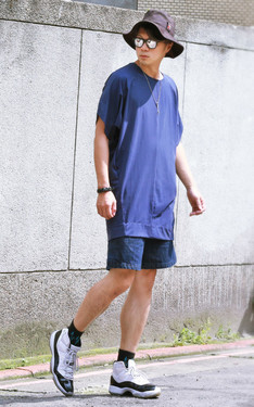 藍色都會休閒運動風