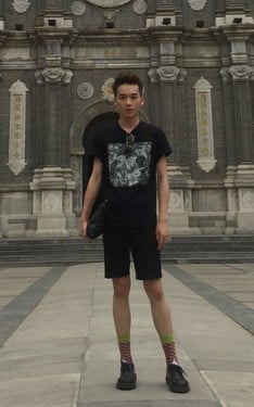 簡單休閒裝