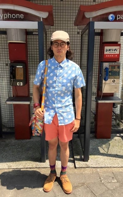 探新生兒著