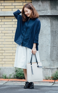 Weekend Tote Lover
