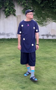 藍藍的。