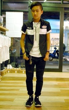 破壞褲ｘ工作襯衫ｘ飾品