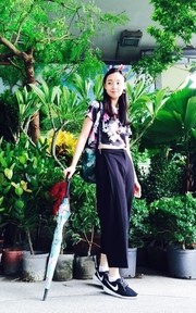 花花草草的娘娘涵