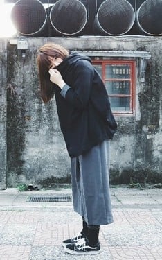 只有黑灰