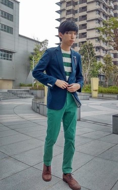 GREEN