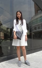 白帥帥配上新的愛包