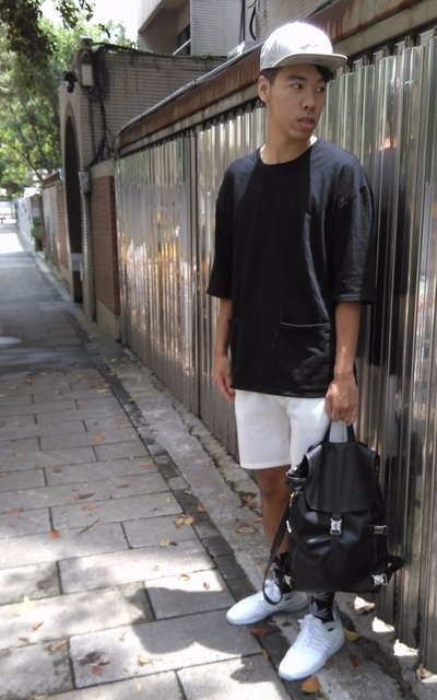 黑灰白 寬鬆街頭