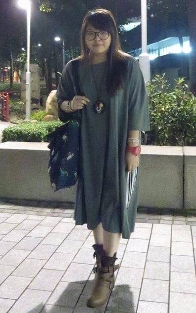 綠色的開釵睡衣風XD