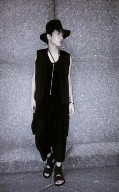 全黑造型師即視感