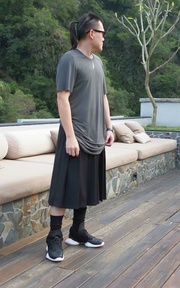 灰塵灰 X 百摺褲裙 X Rick Owens runner