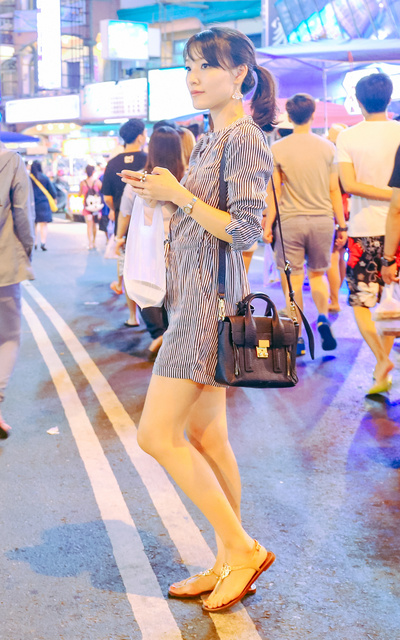 逛夜市