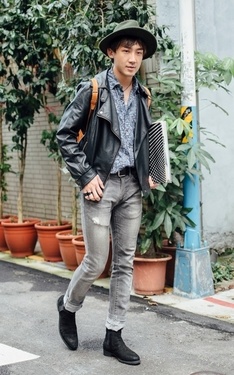 猜我手上拿什麼專輯？