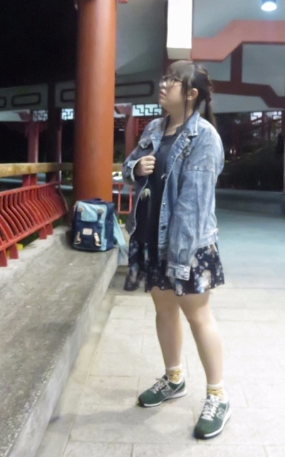 看甚麼啦？