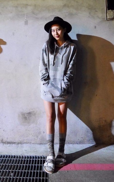 迷彩少女。