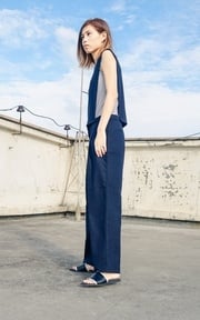 藏藍色