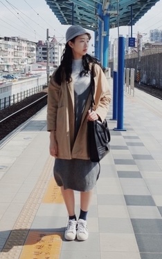 秋季風衣簡單日常