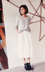 2:0 PM，舒服的灰白色調。