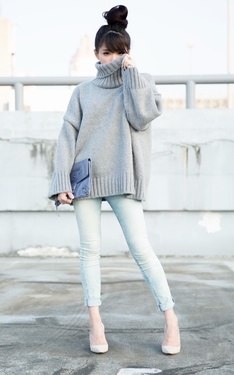 時尚穿搭：冷。冷到外出有如自備毯子的套頭毛衣。