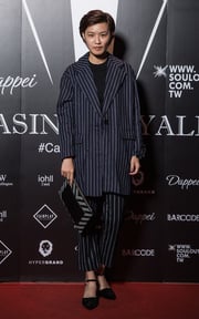 無法女郎只好不專業特務風