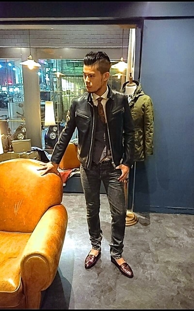 皮衣正裝