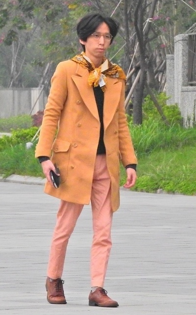 DOUBLE BREASTED OVERCOAT
