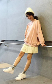 休閒粉紅太空女孩