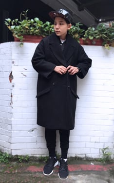 ▲ #冷到大衣扣不起來 #‎green #chilly #coat #closet #stussy #black。▲