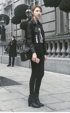 all stuffs in black
