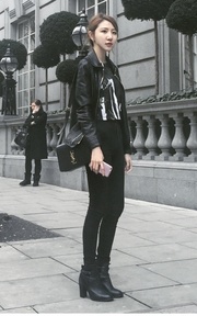 all stuffs in black