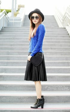 MONDAY BLUE