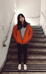 天氣冷又遲到所以隨便穿