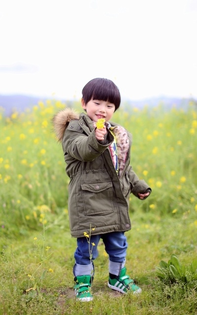 花吃了那男孩