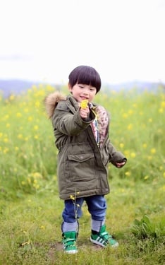 花吃了那男孩