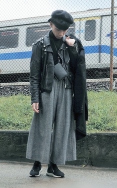 one day : cold gray with black