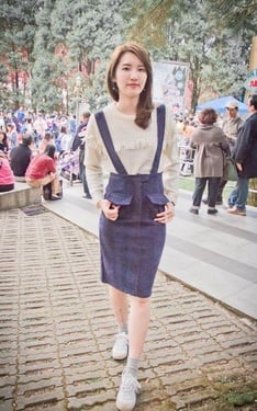 春天的吊帶高腰裙