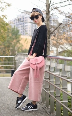 COOL PINK