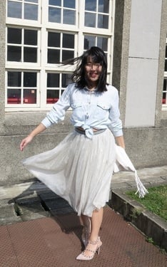 沙裙混搭牛仔