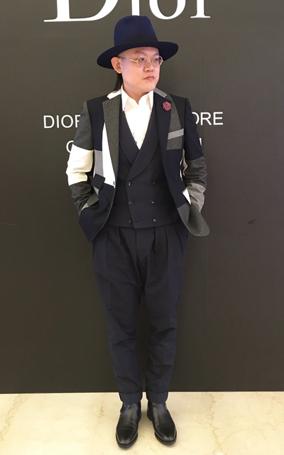 SuitWalk2016暖身照.深藍拼接紳士