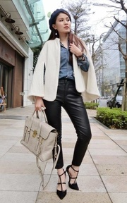 適合春天的斗篷外套與簡約配色Outfit