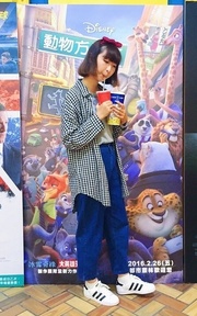 看電影女孩